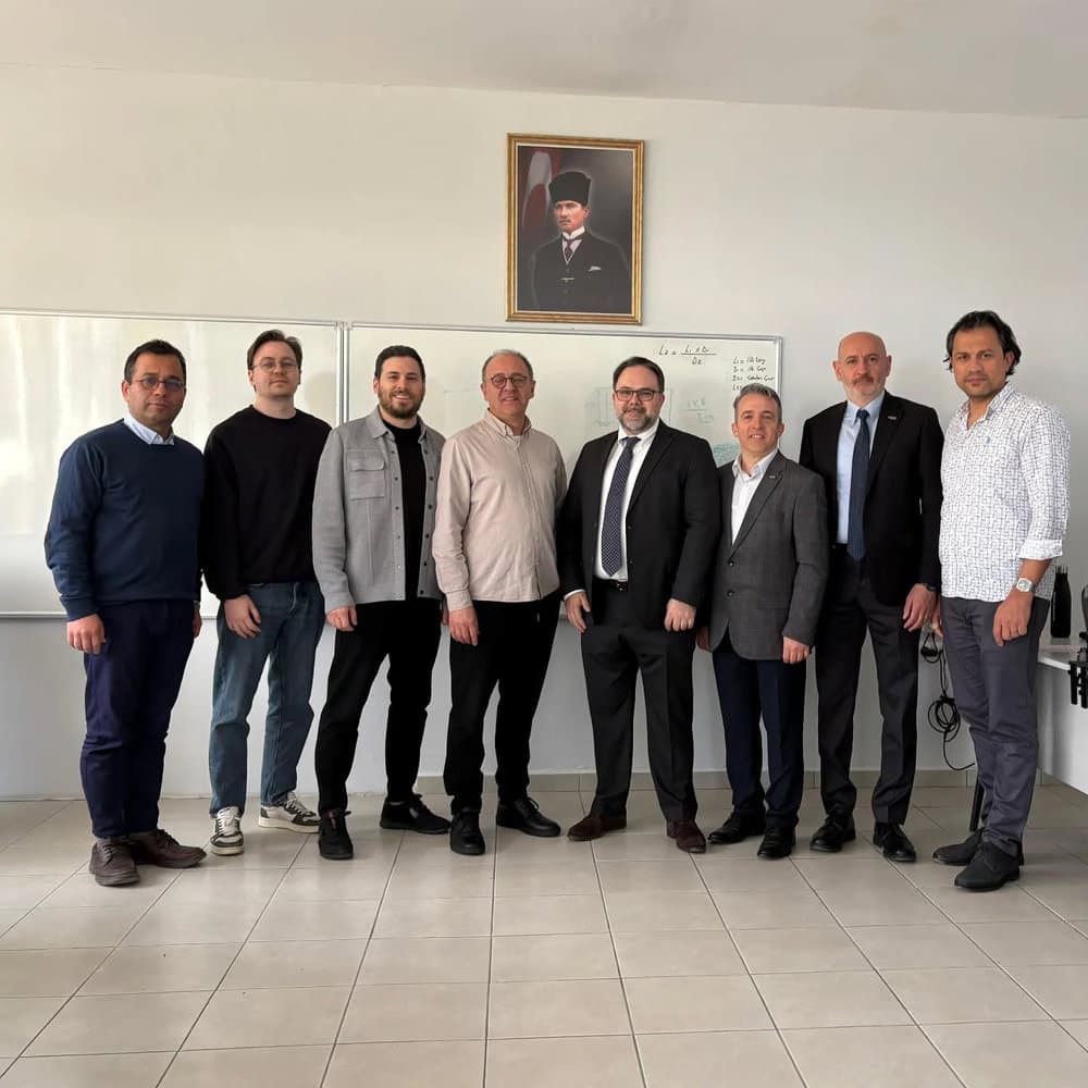 📍 Üye Ziyareti
TOSYÖV Bursa olarak, değerli üyelerimizden Sezer Boru sahibi Sayın Sedat Sezer’i iş yerinde ziyaret ettik.